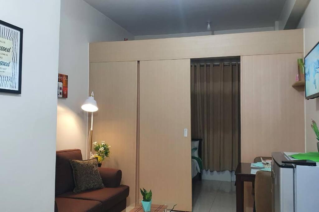 Cherolds Place Lovely 1 Bedroom Condo With Balcony Manila Exteriér fotografie