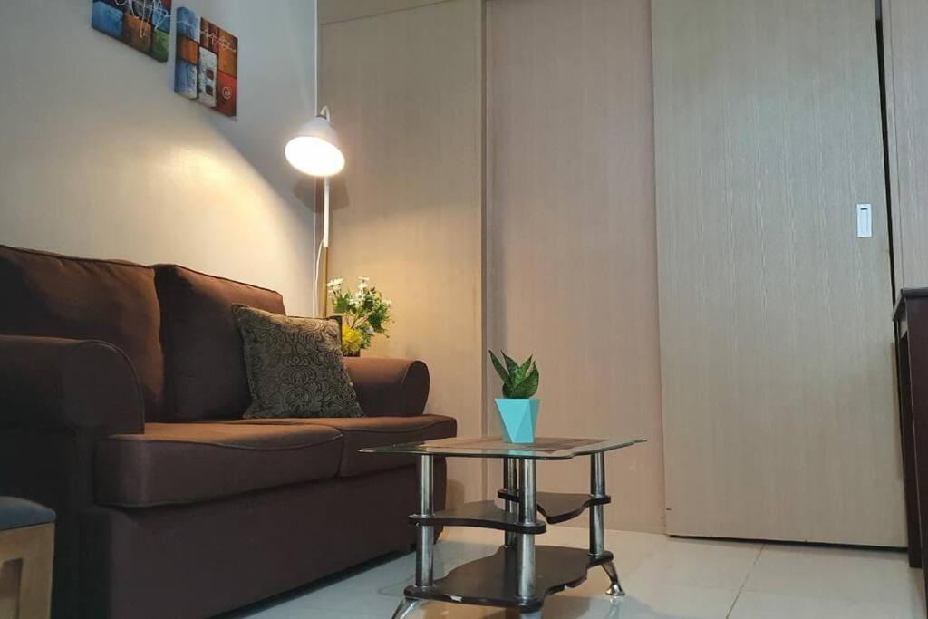 Cherolds Place Lovely 1 Bedroom Condo With Balcony Manila Exteriér fotografie