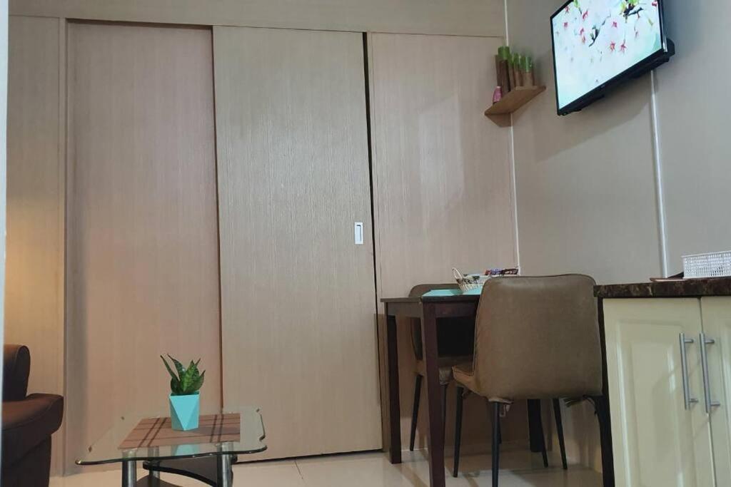 Cherolds Place Lovely 1 Bedroom Condo With Balcony Manila Exteriér fotografie